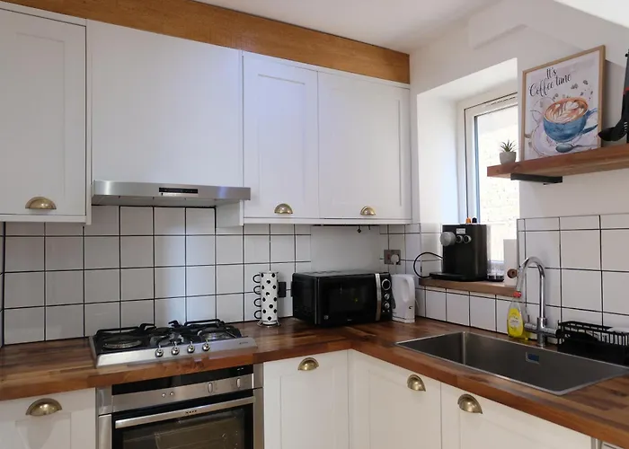 Amanah Properties - London 2 Bed Iconic Abbey Road Zone 2