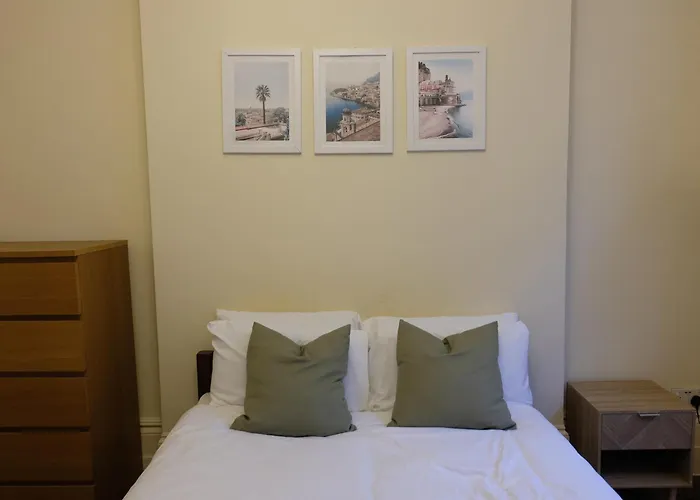 Amanah Properties - London 2 Bed Iconic Abbey Road Zone 2