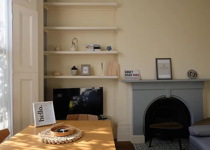 Amanah Properties - London 2 Bed Iconic Abbey Road Zone 2
